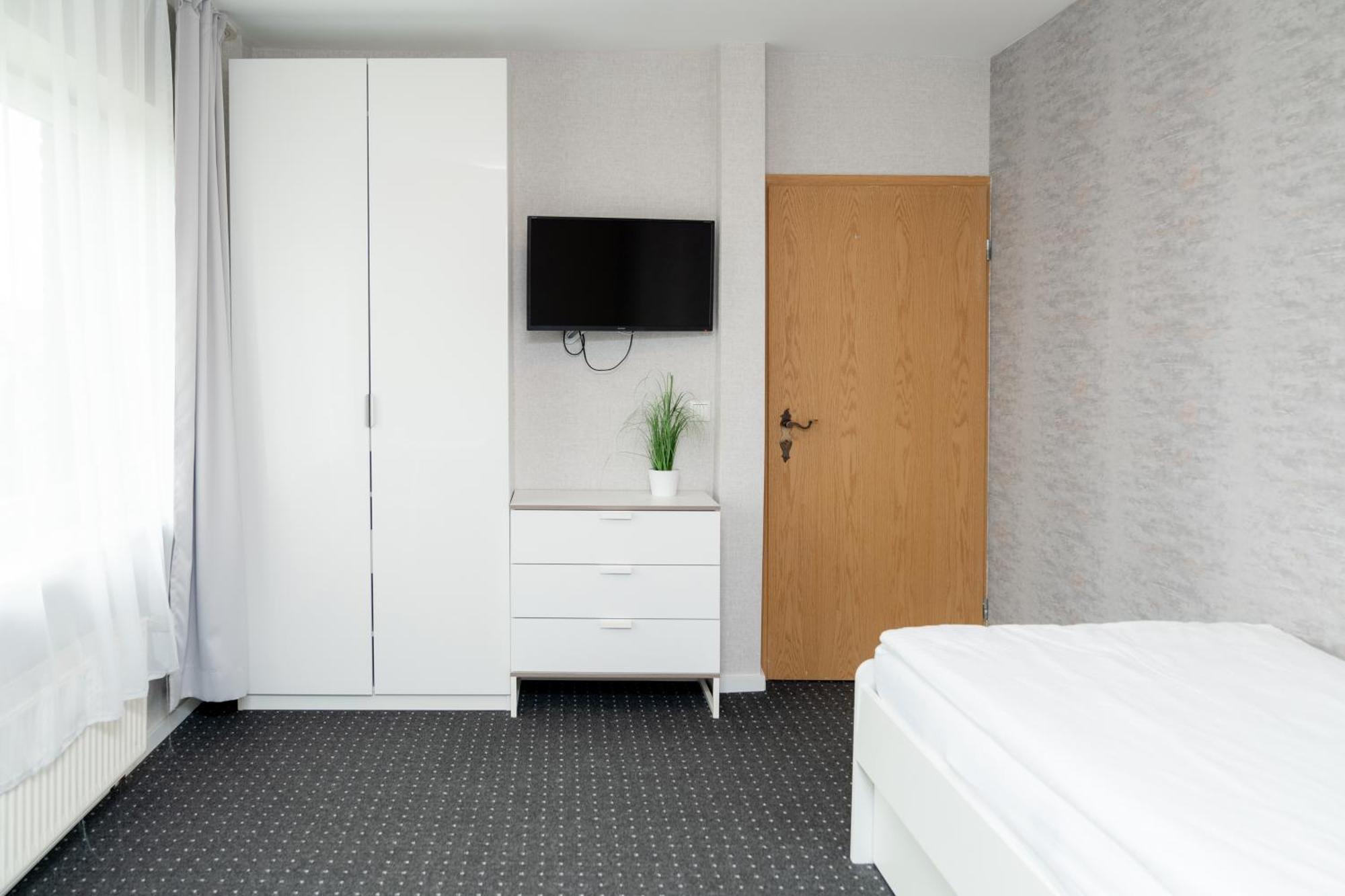 Hotel Zum Hahn Garbsen Ngoại thất bức ảnh