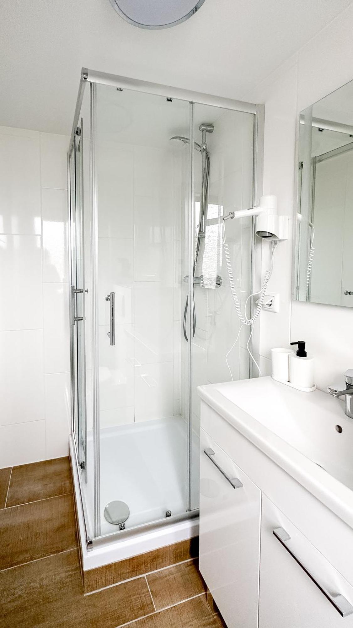 Hotel Zum Hahn Garbsen Ngoại thất bức ảnh